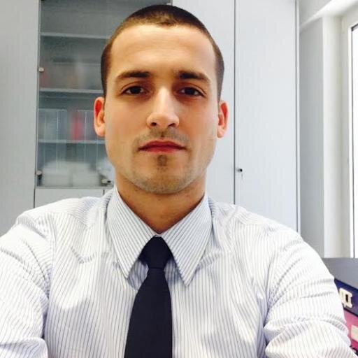 Dottore Commercialista di nuova generazione. Sempre orientato alla condivisione e alla crescita professionale. Nel POCO tempo libero TANTO sport.