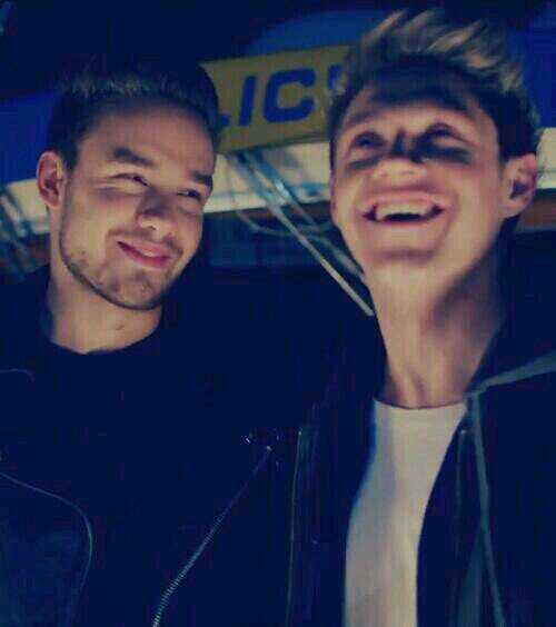 HEYY!!! SIGEME A ESTA CUENTA @18SonriemeNiall ☜ Y PIDE TU FOLLOW BACK DE VUELTA!!! TE SEGIRE DE VUELTA AL INSTANTE SOLO PIDELO! :D