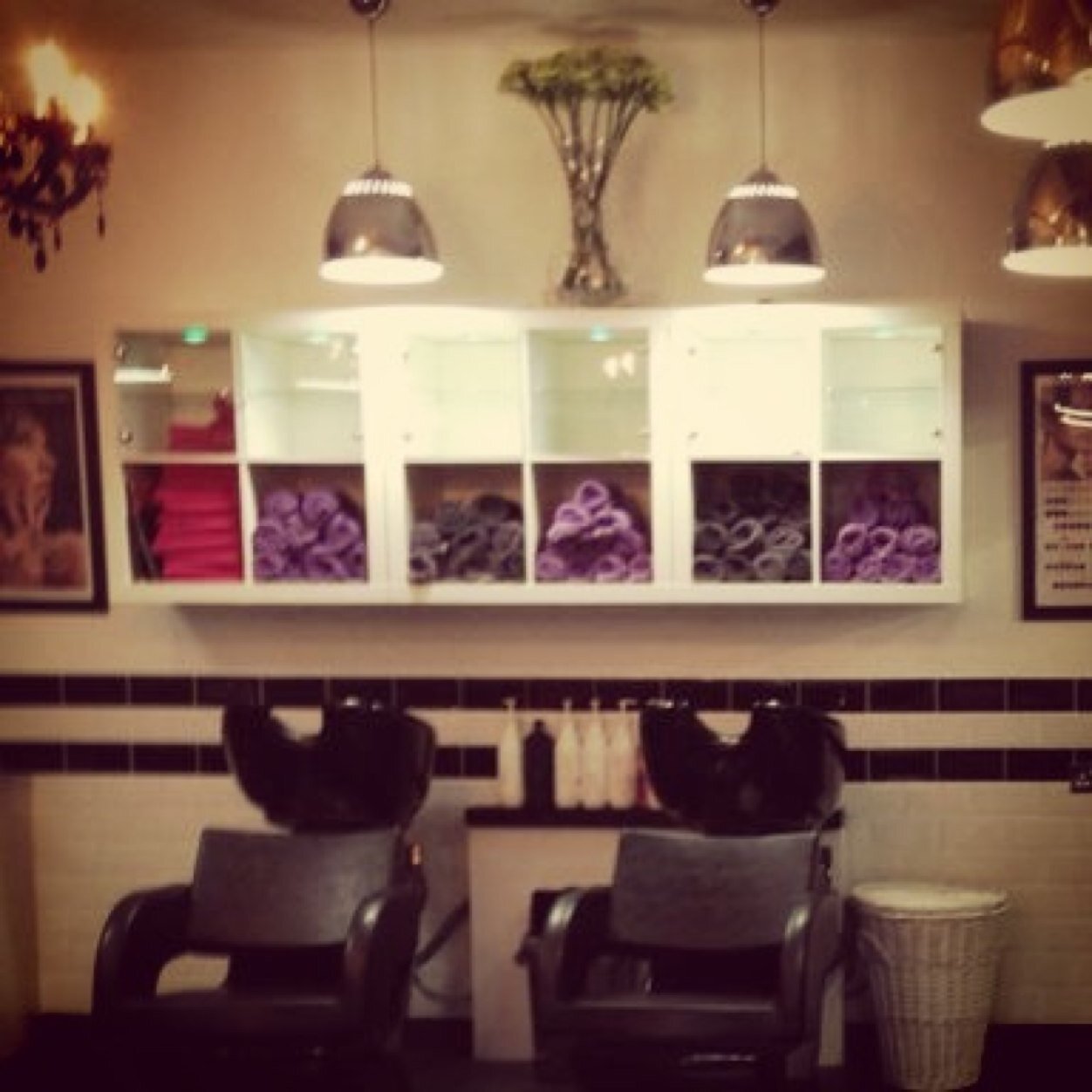 Eye 4 Beauty - GHD salon with GHD trained stylists. Nail Boutique offering Gels & Acyrillics Branded cosmetics retail shop & Beauty Academy all in 1 -