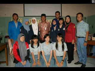 nurikanidya's profile picture. optimis! | it's my adventure