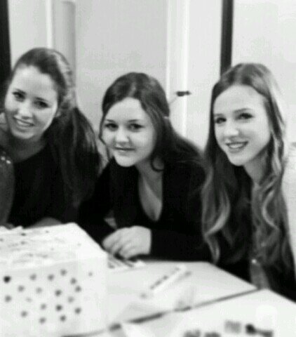 ℓινє ℓαυgн ℓσνє. ♡