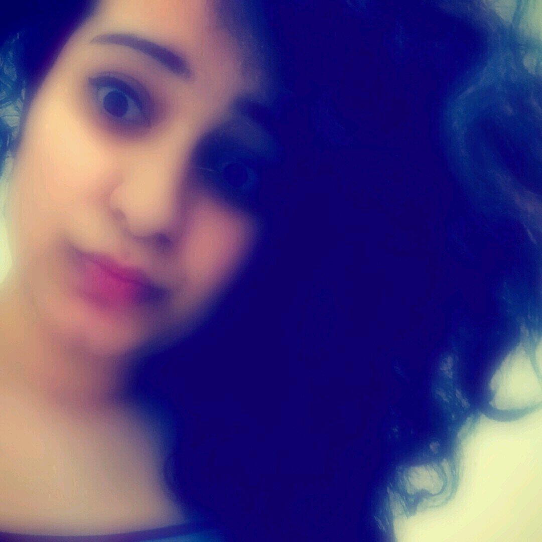 Hey .. 18 Jordanian lives in UAE-AD follow me on Instagram : suhaselawi