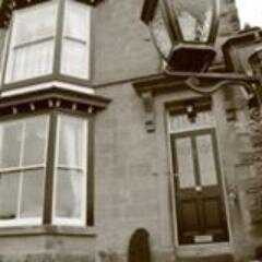 Cramond House offers luxury guesthouse bed and breakfast,B & B near to the many attractions in Buxton, Derbyshire & a perfect base to explore the Peak District.