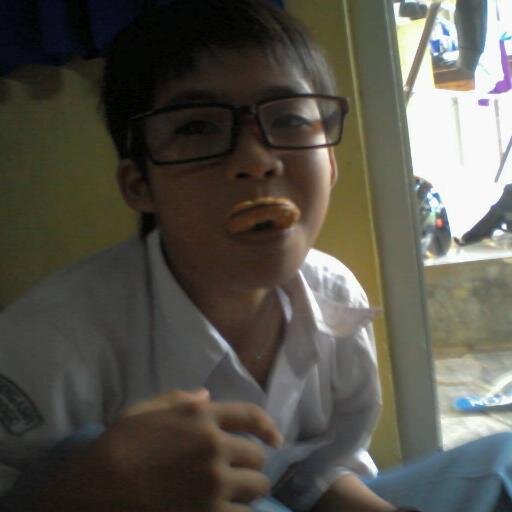 twitter yg dipake @NophaAw_07