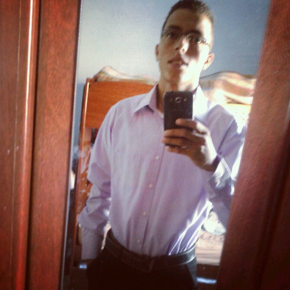 Nome: Washington Luiz Santana da Silva Idade: 20 Ocupação: Estudante de Sistemas de Informação Religião: Católico Apostólico Romano.