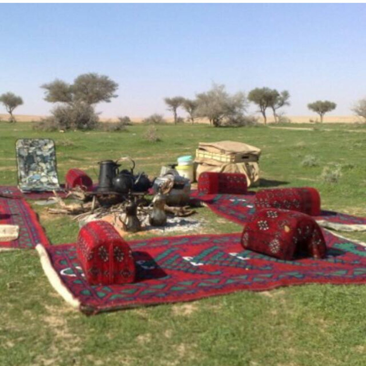 قد ينساك القريب و يهجرك الصديق وتقسو عليك الدنيا لكن رحمة الله هي وحدها تحتضنك دوماً ، ربي كن معي فلا معين لي غيرك