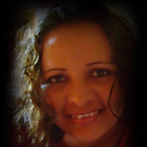 Amo cantar , minha filha minha vida, amigos, chocolate, família bem precioso, quero viver intensamente.