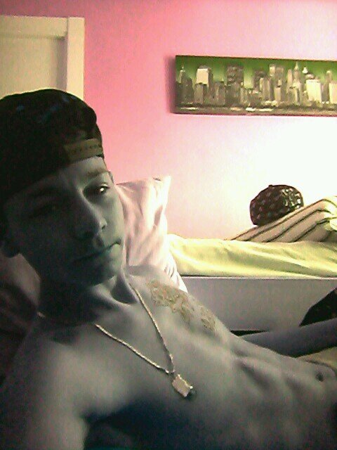 isoxch95's profile picture. 