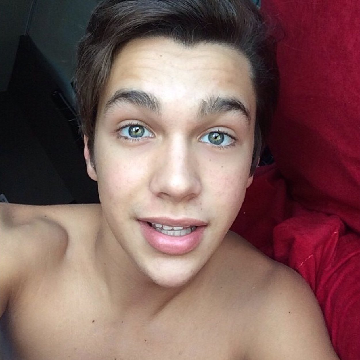 OFFICIAL AUSTIN MAHONE PUERTO RICO FAN ACCOUNT WE FOLLOW BACK 2 users,one account