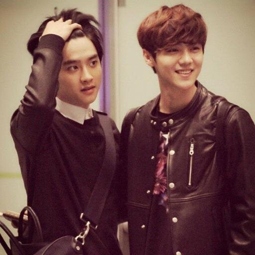 D.o_EXO K น่ารักอ่ะ D.o ตัวเล็กตัวเล็กดูน่ารักดี ทั้งน่ารักทั้งเสียงดี เตี้ย! แล้วยังจะเป็นเมีย KAI อีกน่าสงสารจิงๆๆ