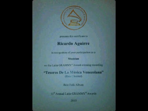 Músico zuliano cantante percusionista cuatristaChiquinquireño Latin Grammy certificate