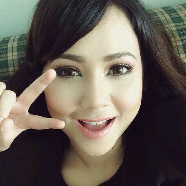 im just simple girl that always work hard to make other people happy.email feeyaiskandar11@gmail.com
