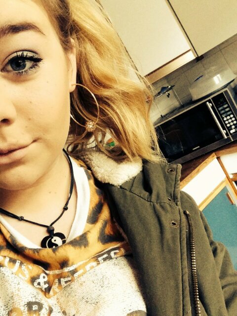 LaraTaylor_13's profile picture. welsh , follow me & I'll follow back!