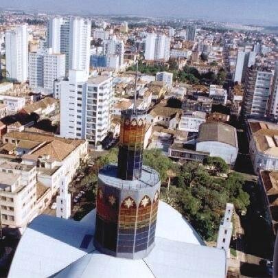 Ponta Grossa tb é conhecida como Princesa dos Campos, é a 4a maior cidade do PR c/+de 350.000 hab e um dos maiores pólos industriais do Estado. Bem-vindos!