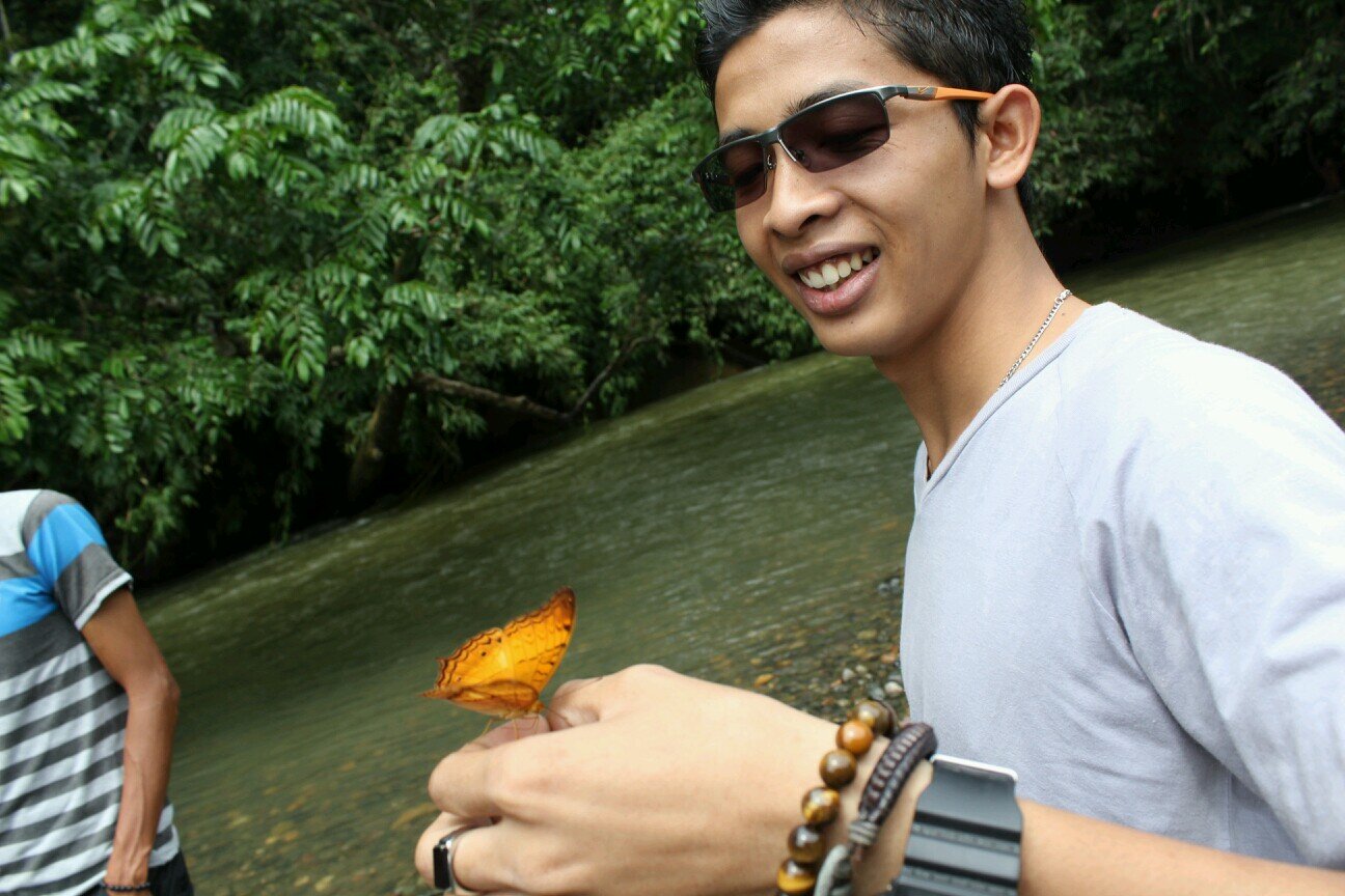 nyantai aeee.............