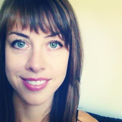 content marketer | social media curator | blogger | runner | herbivore | recycler | dog lover