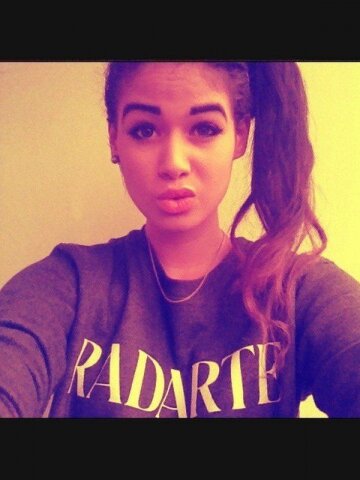 tweets de filles et tweets... d'autre choses :')