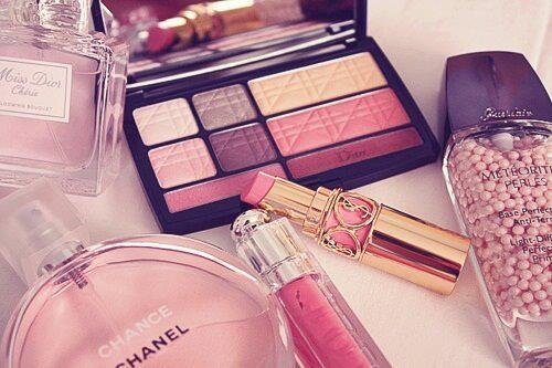 Jeune blogueuse beauté.                Mon site :http://t.co/AsAbzy4Lwv  N'hésitez pas à aller faire un tour :*