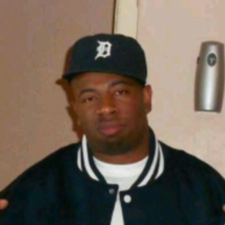 ee79c60a586648b's profile picture. 