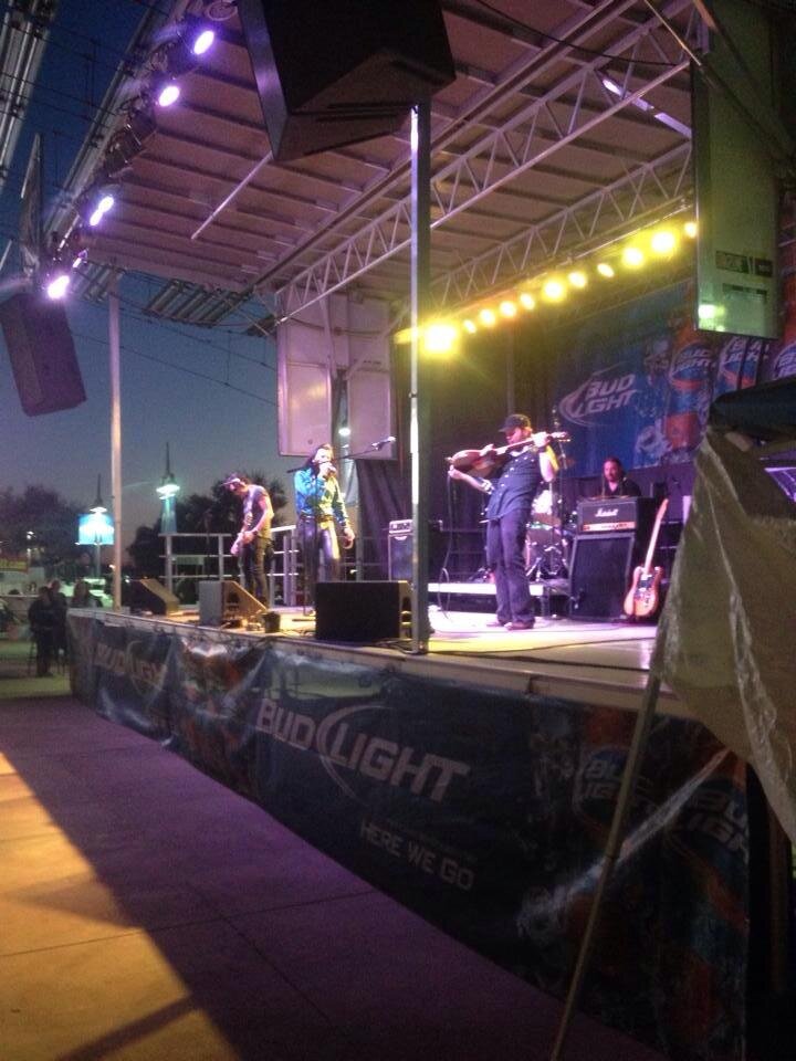 Sonic Radio is a San Antonio based cover band
 formed in 2014, they cover the best of the 70s, 80s, 90s and beyond!