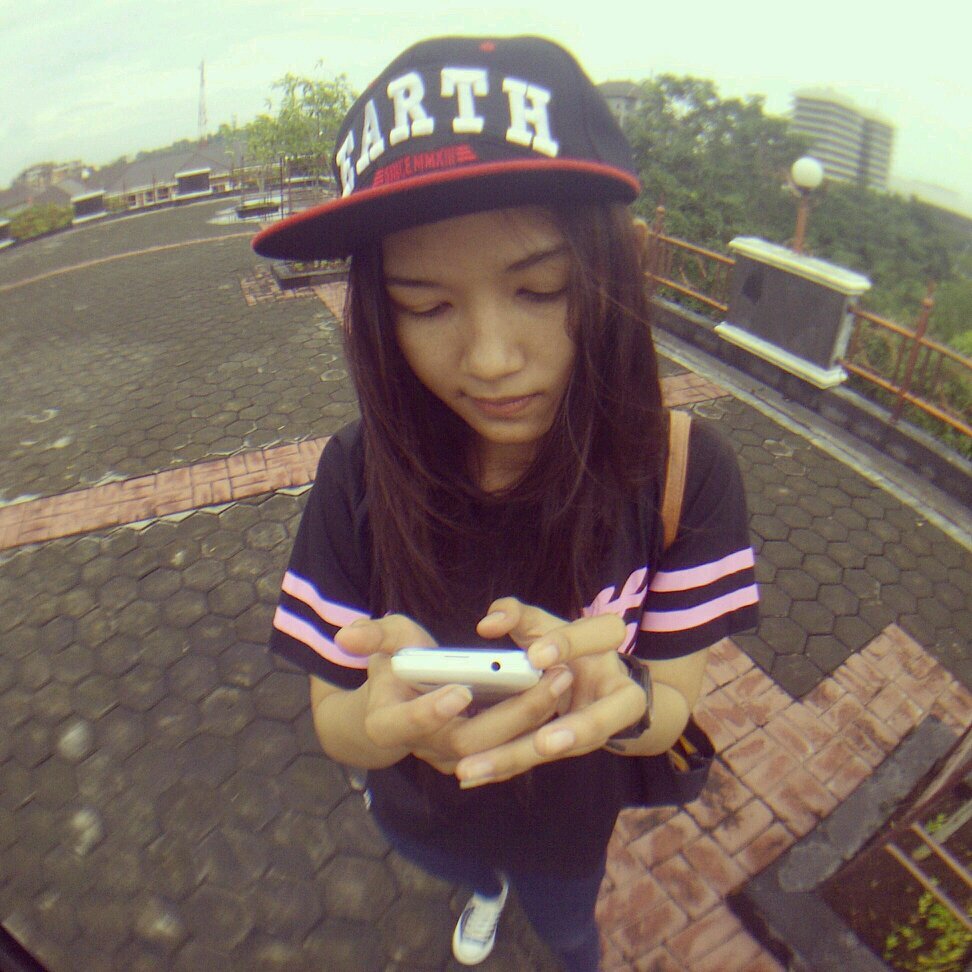 earthfreeart's profile picture. save earth to save us !!