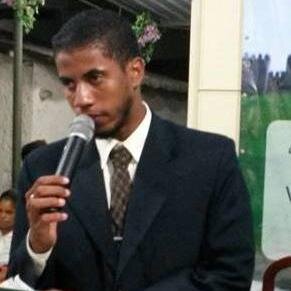 Paz sou Evangelista Thiago cunha tenho 19 anos sou um pregador da palavra de Deus. Deus me chamou pra despovoa o inferno e povoa o céu....