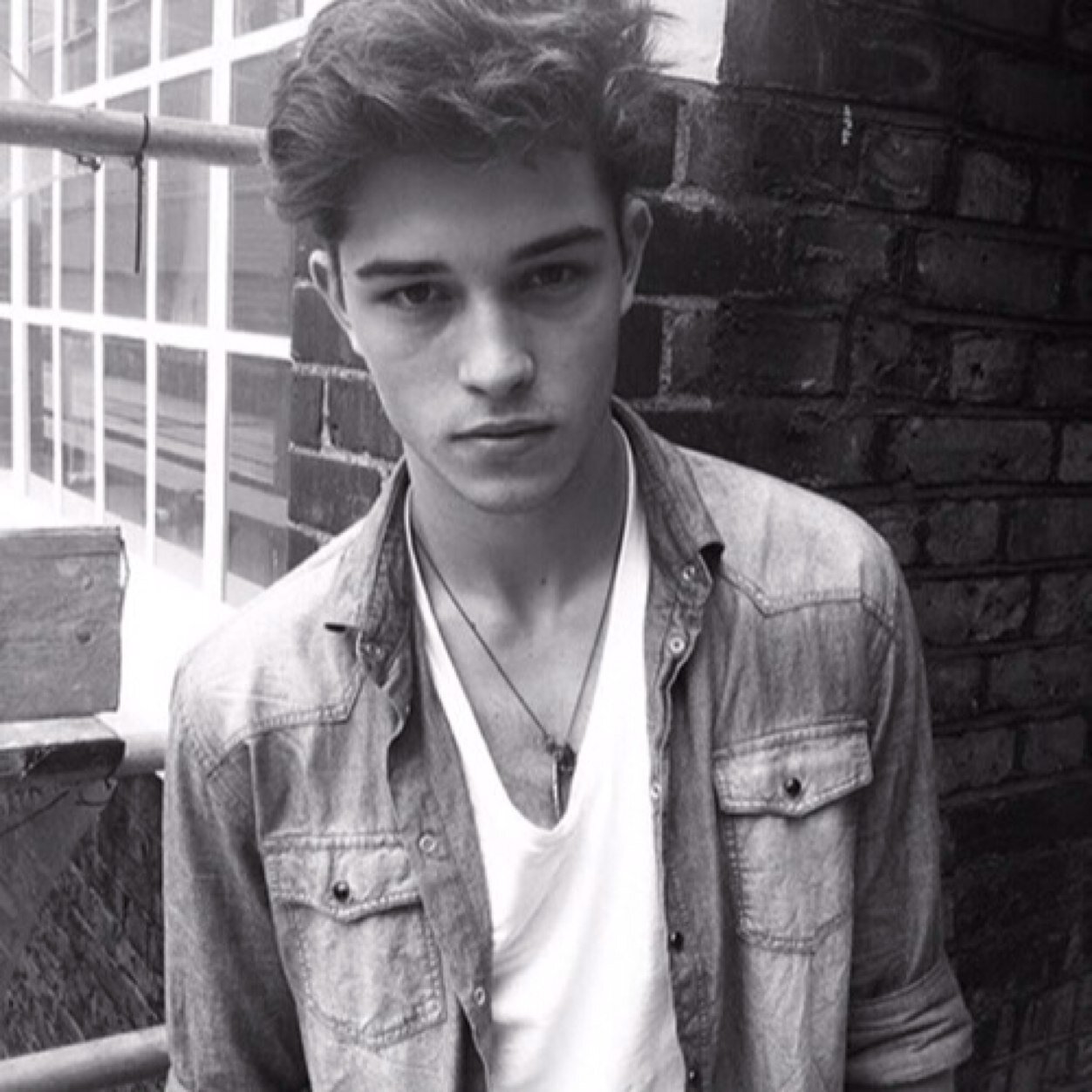 «Look into my eyes, it's where my demons hide» | francisco lachowski | 22 | etero | single