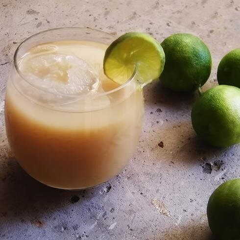 El Tejuino (manjar de los Dioses huicholes) es una bebida refrescante a base de maíz no fermentado y dulce de caña.