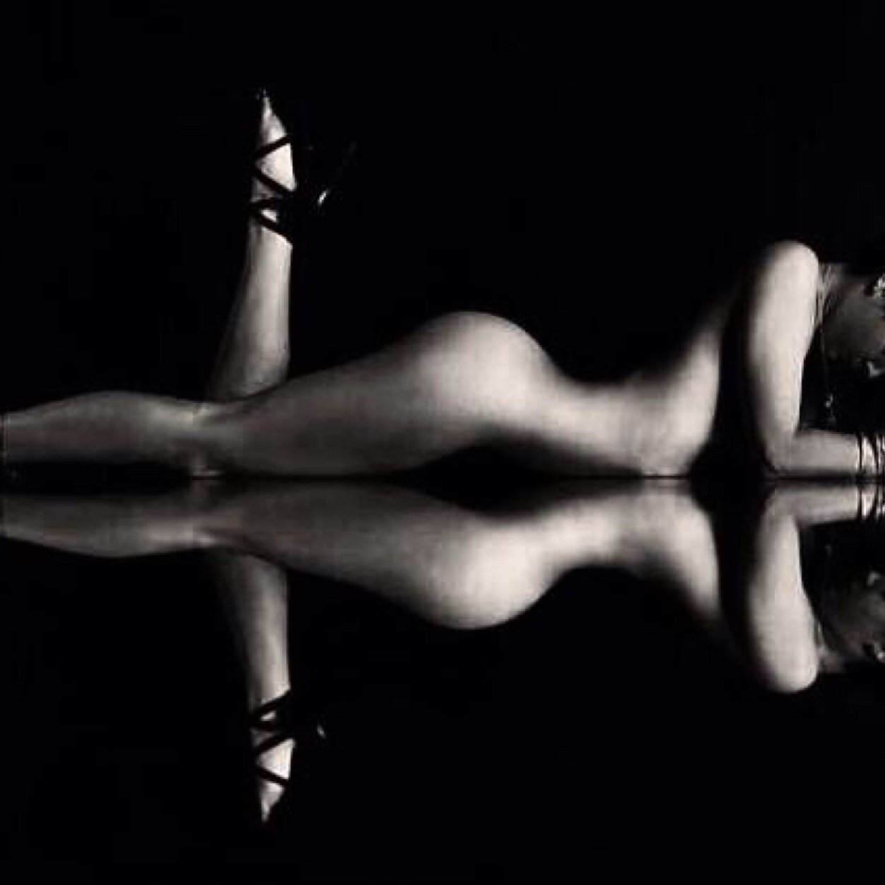 ichbintonpere's profile picture. Curieux de la Femme, du décalé, du sexe, en résumé amoureux des bonnes choses . Épicurien, surement...Passionné, pas forcément... Coquin assurément ;)