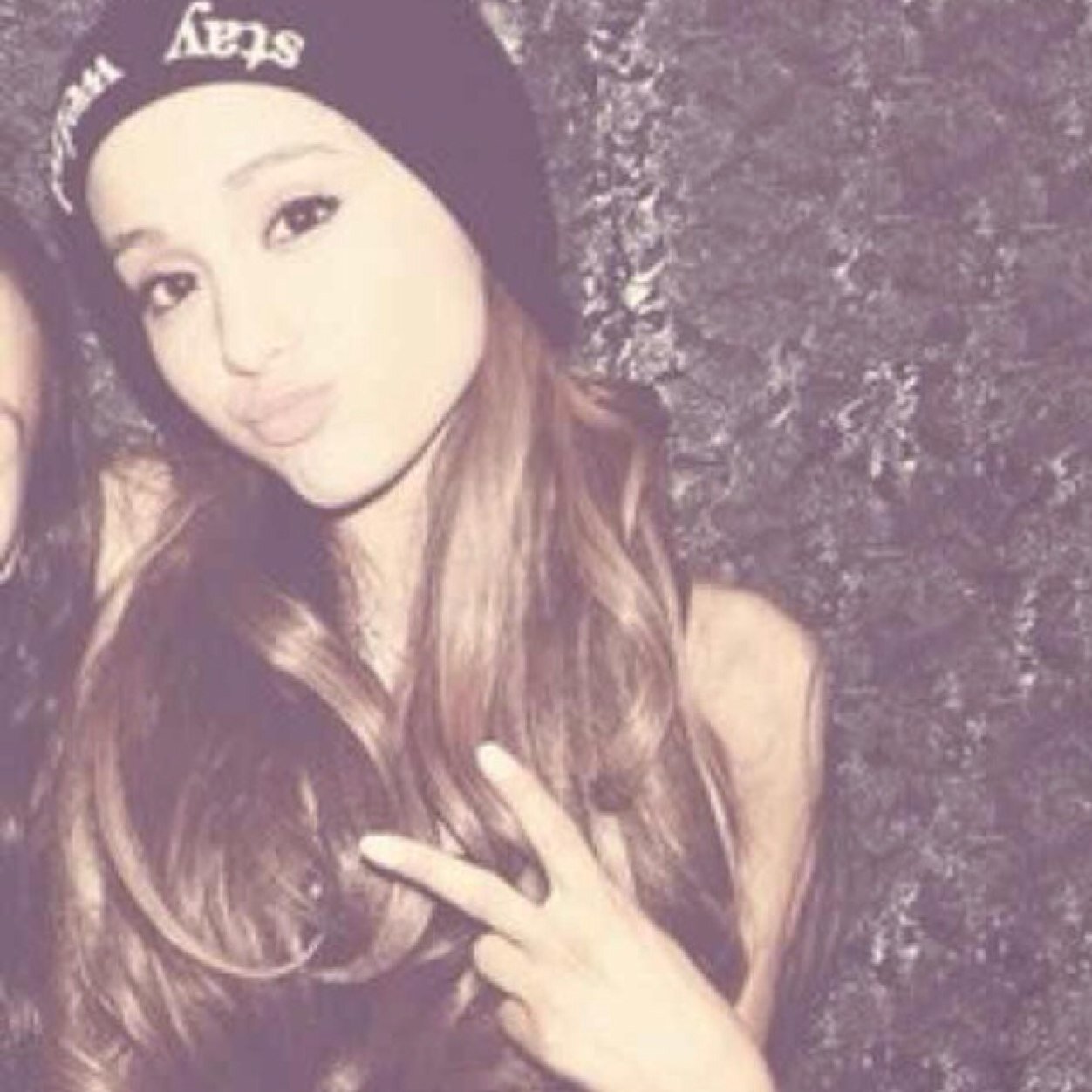 Dedicated Ariana fan ✌️