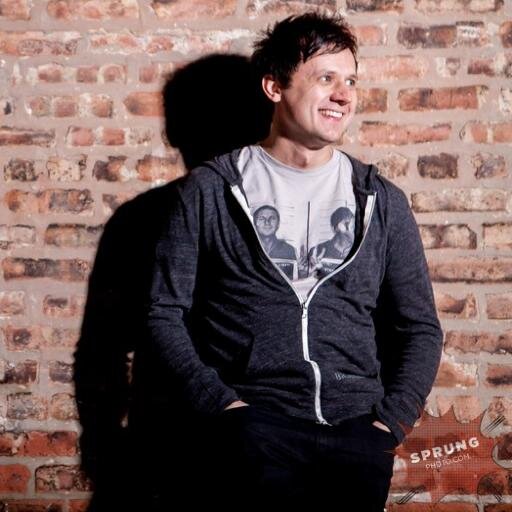 Host & producer, radio/TV/digital, audio, voice & other similar nonsense. Host of @sameboatshow. Buffalo native keen on music, hockey, people/places & pints.
