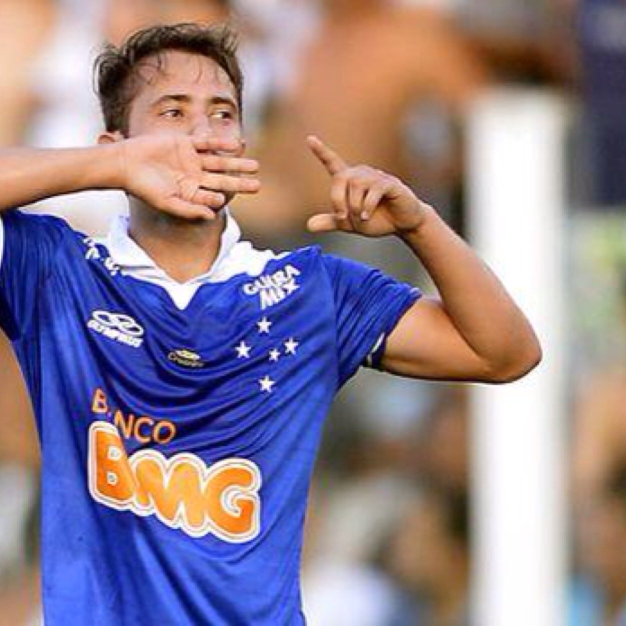 TÃO COMBATIDO, JAMAIS VENCIDO