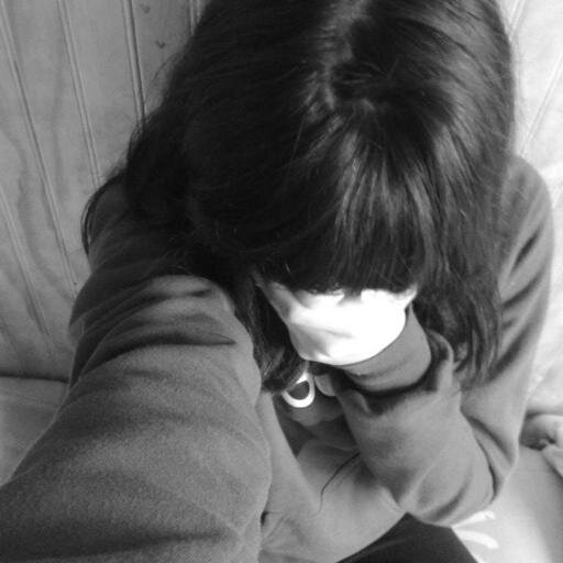 안녕하세요[?]~
Ahm, Bueno.. Soy una persona normal(?).. Algo optimísta, y eso.    Me gusta el Kpop♥ Algo de Paramore♥ Y un poco de Jpop,Sólo un poco xd.