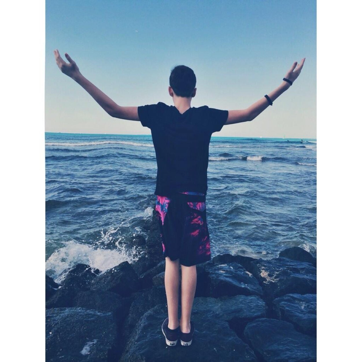 Free Follow, Go follow @mandanchloACIS she'll follow back☁ Follow or i'll unfollow
