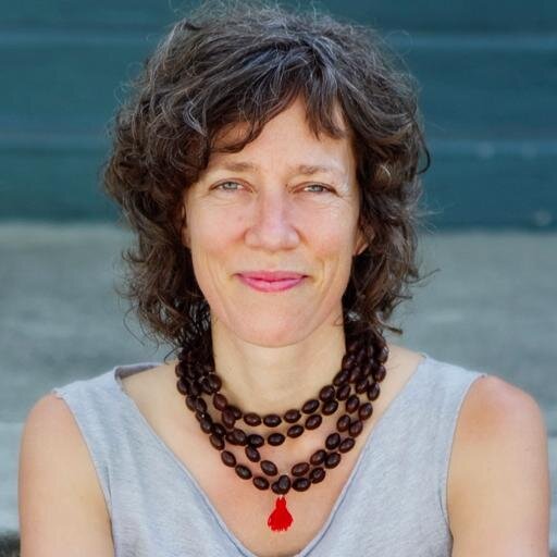 Structural Integration (rolf method) practitioner. Loving up the earth & her sentient beings through hands, food, soil, truth & beauty.