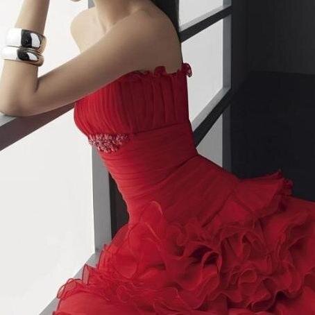 Esmoda_10's profile picture. 