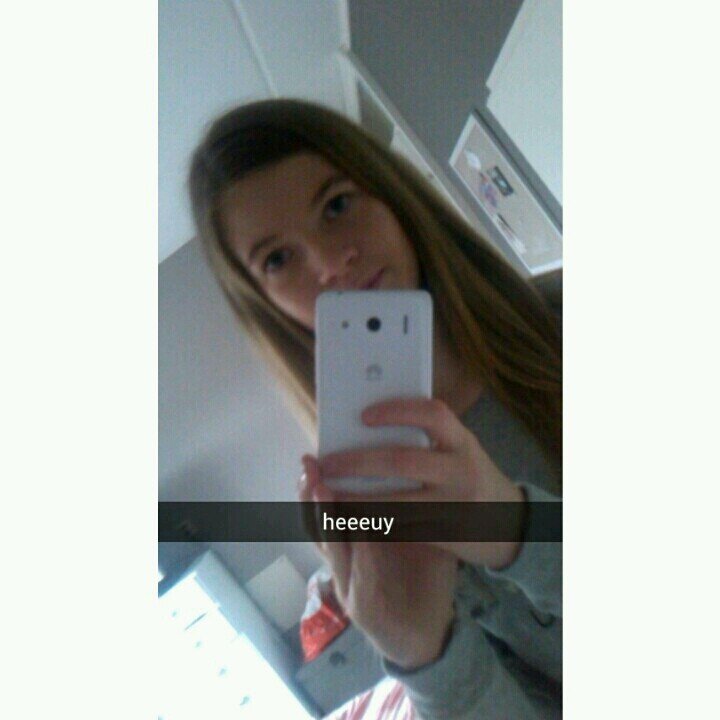 follow my new account ; @miriamvdsxx