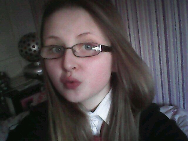 Follow @NikitaMcqueenxo :) !! x