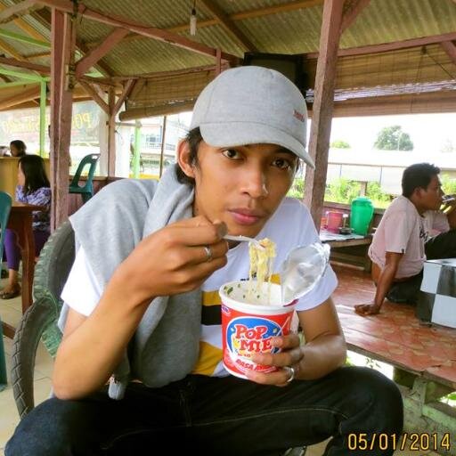 Add my facebook mr.rentz@facebook.com langsung ϑɪ̣̇ konfir.......... :)