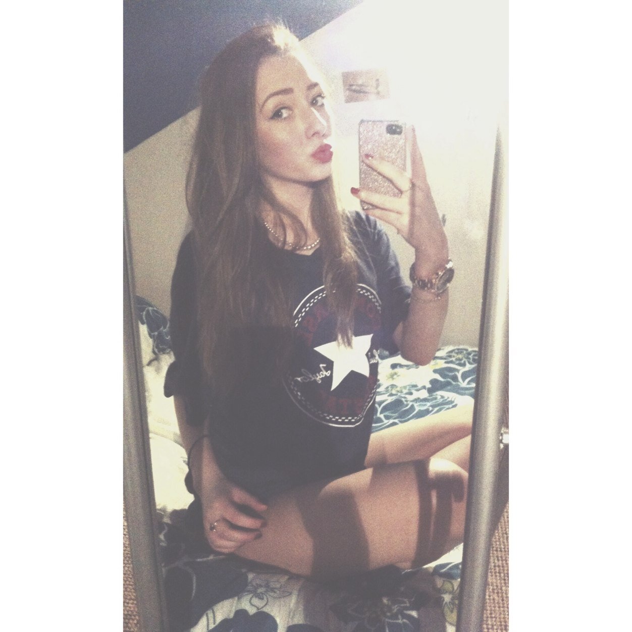 follow my beautiful girl because she's beautiful, you will love her beautifullness, love from @alialialialice x x x