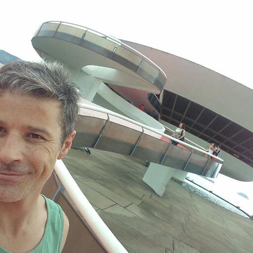 Autodeclarado persona no grata en lugares comunes. Incansable optimista del futuro. Emprendedor , siempre emprendiendo. Aprendiendo , siempre ignorante.