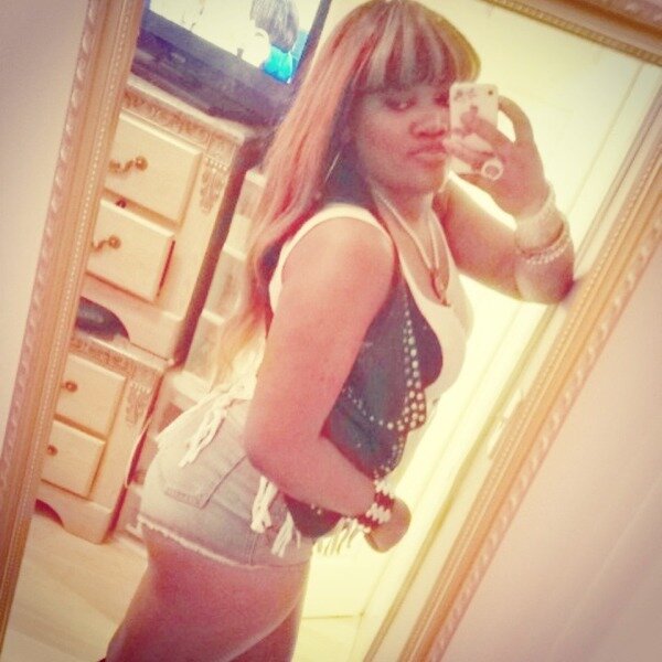#AQUARIUS 3TEAMSINGLE I LOVE ♥SEXIN SEXY BITCHES♥ IMA LEADER. YOU WONT FIND NOONE BETTER. FOLLOW!!