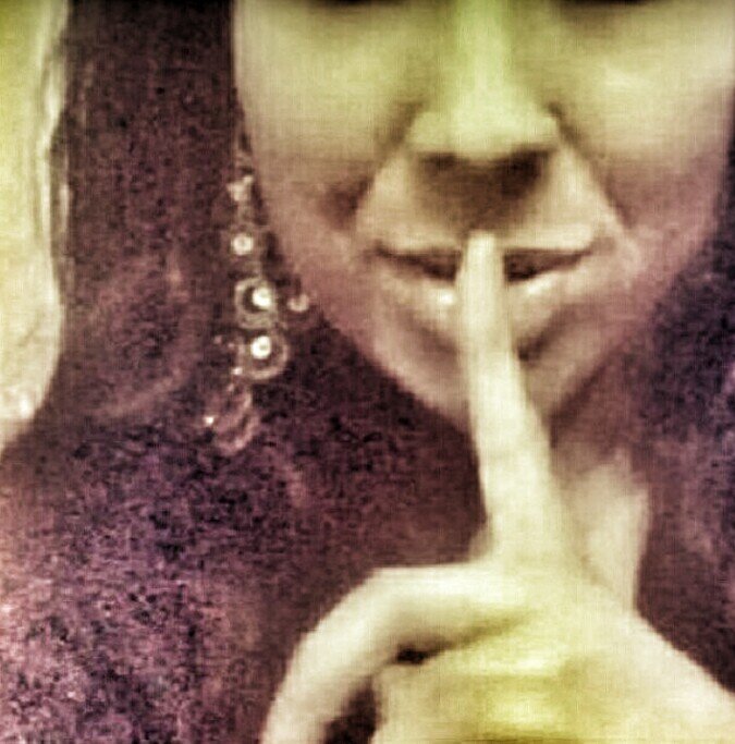 Creole & Latina//Dirty 30//Educated//Fluent in Lesbianism//Only here for shits & giggles//don't take me too serious #teamlesbian