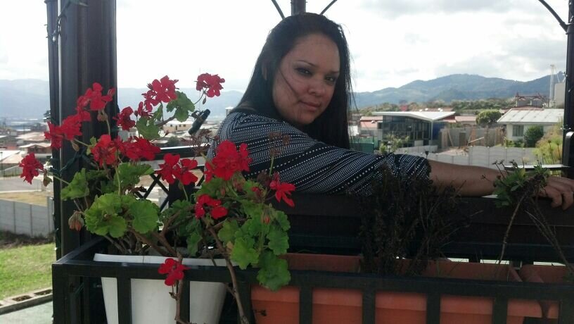 ESTUDIANDO CONTABILIDAD Y PROFESORA DE INGLES