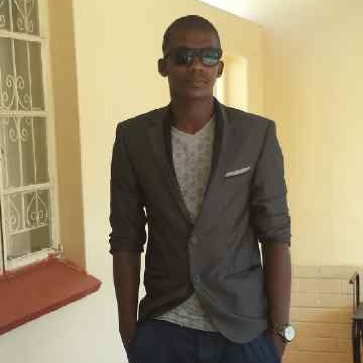 AteeyAthi's profile picture. I'm a hell of a drinker nd a bit of a smoker!!!!