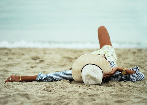 Just a classy girl, living in a party world. ⚓️ Take me to the beach~ I belong there.