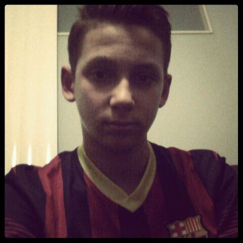 insta; obeysander_                                                             meer van me weten? ǝɯ ʍoןןoɟ
