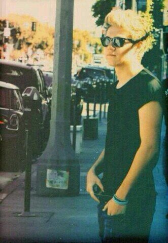 free follow from @drunkon_niall (:
