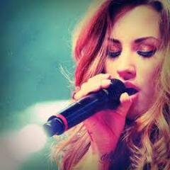 O Espelho pode mentir , não mostra como você é por dentro - Demi Lovato  Lovatic *~* 