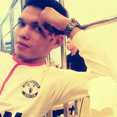 Hidup itu untuk di jalani dan di syukuri,bukan untuk di sesali//I am Manchunian Indonesia//skype:fariz110289